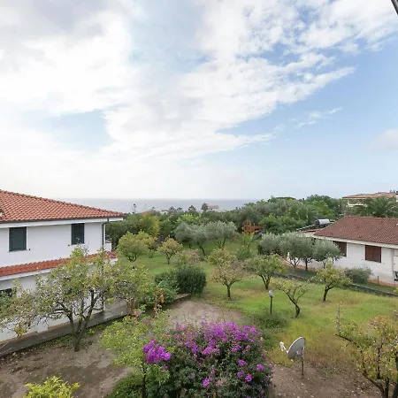 Quaint Holiday In Calabria With Pool Дом отдыха Рикади